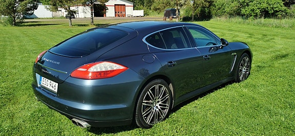 Porsche Panamera 4S 5 of 5