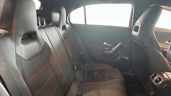 Mercedes-Benz A180 5 of 5