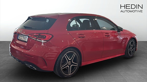 Mercedes-Benz A180 2 of 5