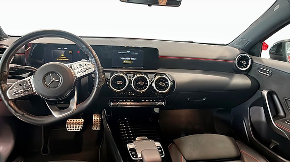 Mercedes-Benz A180 4 of 5