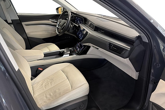 Audi Q8 e-tron 11 of 25