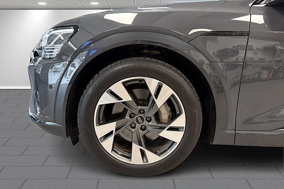 Audi Q8 e-tron 9 of 25