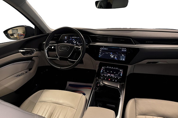 Audi Q8 e-tron 12 of 25