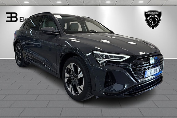 Audi Q8 e-tron 3 of 5