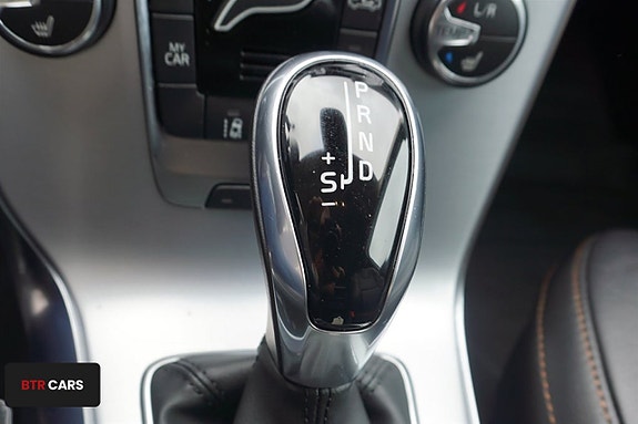 Volvo V40 Cross Country 9 of 12