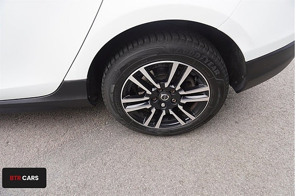 Volvo V40 Cross Country 4 of 5
