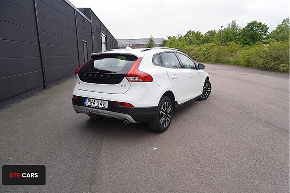 Volvo V40 Cross Country 3 of 5