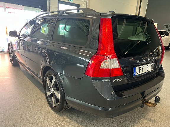 Volvo V70 7 of 16