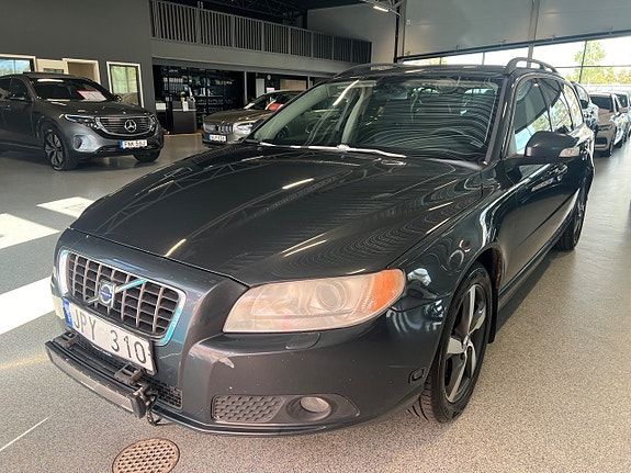 Volvo V70 8 of 16