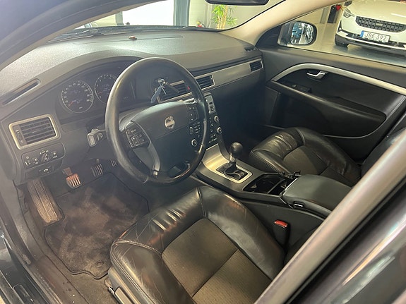 Volvo V70 16 of 16