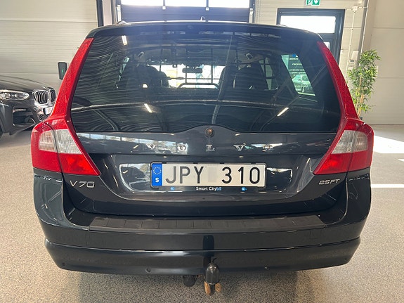 Volvo V70 4 of 5