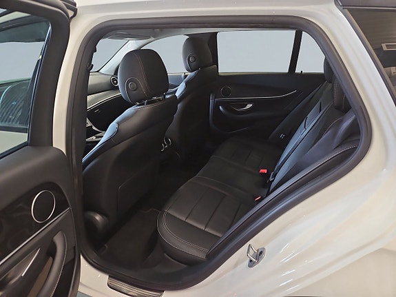 Mercedes-Benz E220 d 14 of 23
