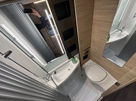 Knaus 4X4 Van TI Plus 650 MEG Platinum Selection 177hk AUTOMAT 4Motion 16 of 29