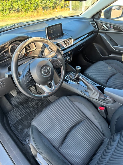 Mazda 3 5 of 8
