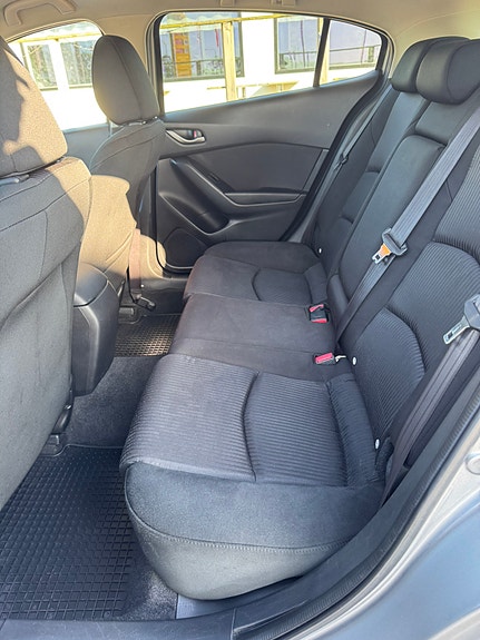 Mazda 3 7 of 8