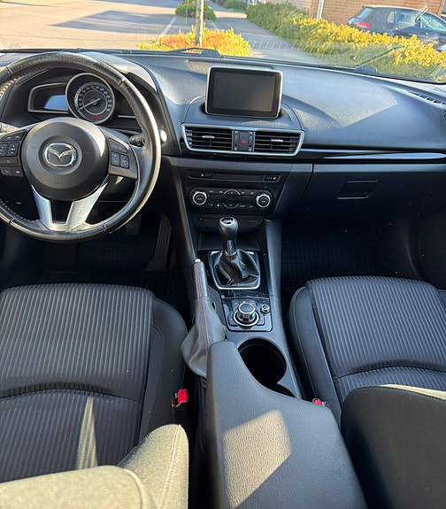 Mazda 3 6 of 8