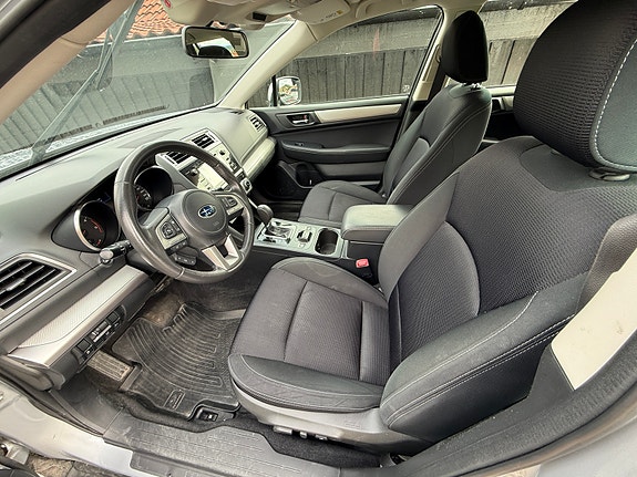 Subaru Outback 2 of 5