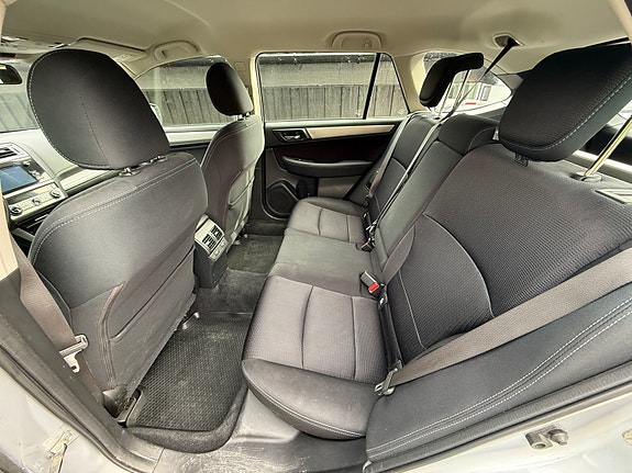 Subaru Outback 3 of 5