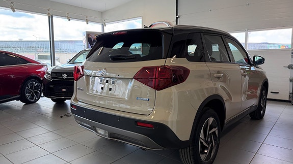 Suzuki Vitara 2 of 6