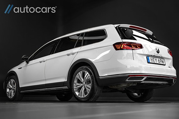 Volkswagen Passat Alltrack 4 of 5