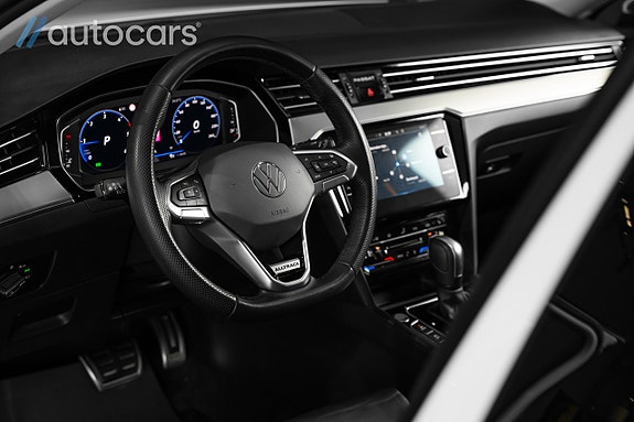 Volkswagen Passat Alltrack 16 of 30