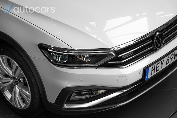 Volkswagen Passat Alltrack 11 of 30