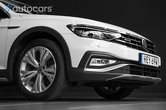 Volkswagen Passat Alltrack 9 of 30