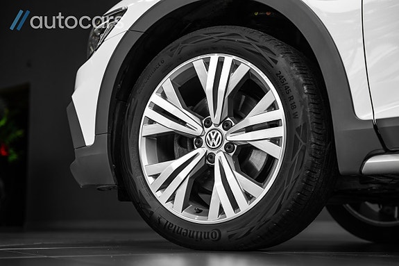 Volkswagen Passat Alltrack 8 of 30