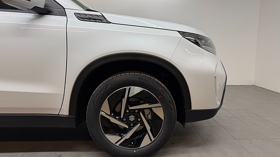 Suzuki Vitara 12 of 12