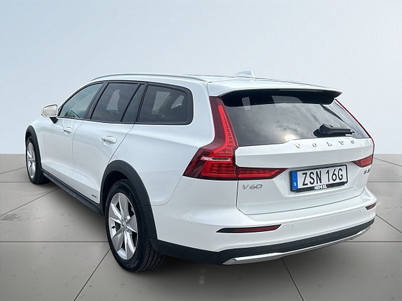 Volvo V60 Cross Country 5 of 5