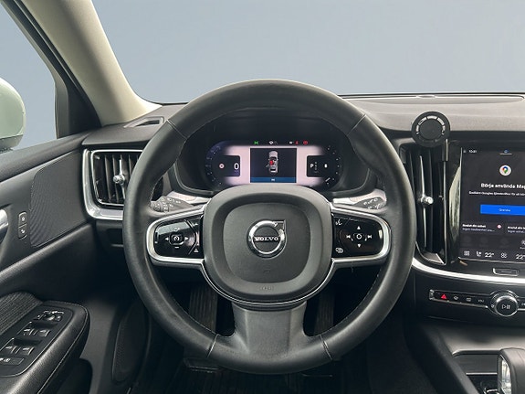 Volvo V60 Cross Country 9 of 23