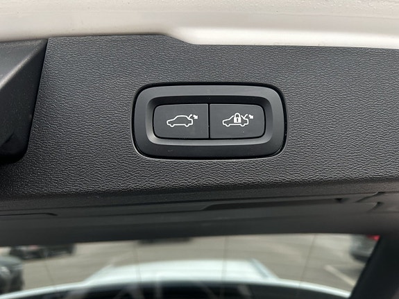 Volvo V60 Cross Country 17 of 23