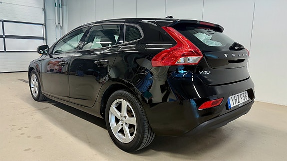 Volvo V40 4 of 5