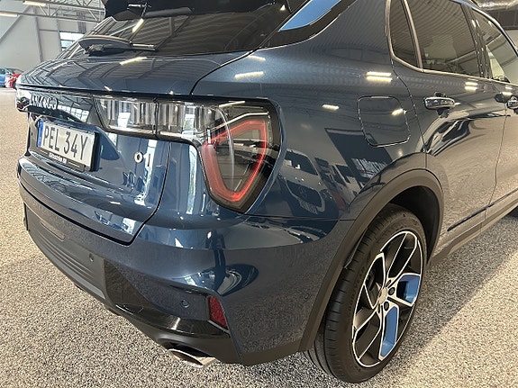 Lynk & Co 01 8 of 27