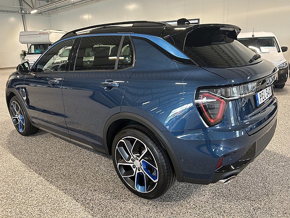 Lynk & Co 01 2 of 5