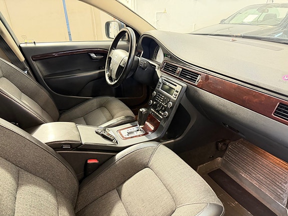 Volvo XC70 9 of 11