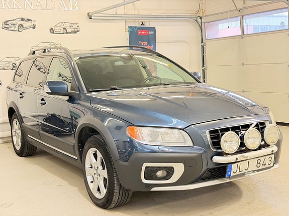 Volvo XC70 2 of 5