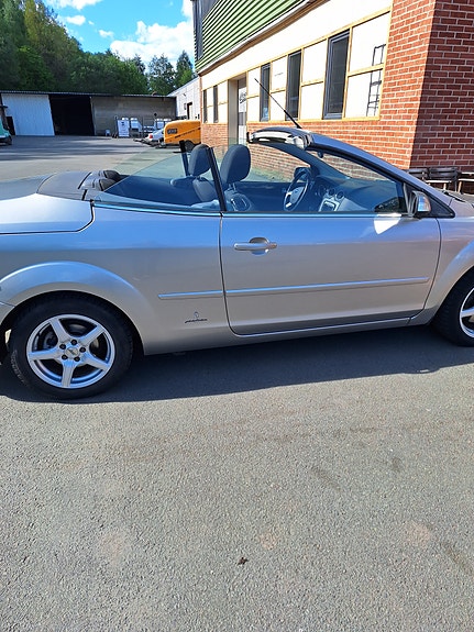 Ford Focus CC 4 of 5