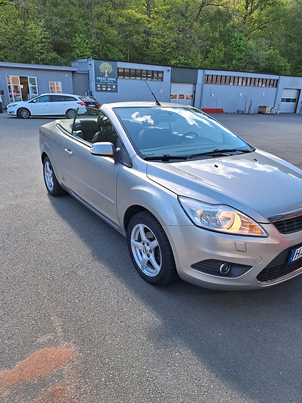 Ford Focus CC 3 of 5