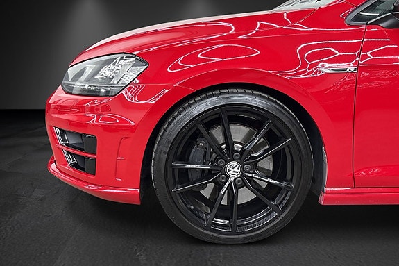 Volkswagen Golf VII 6 of 20