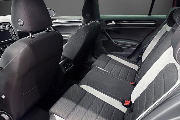 Volkswagen Golf VII 18 of 20