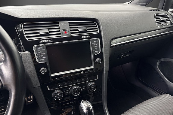 Volkswagen Golf VII 11 of 20