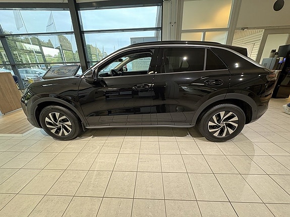 Volkswagen T-Roc 4 of 10
