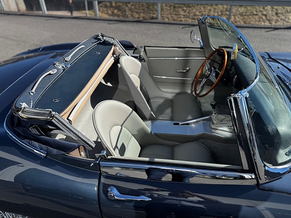 Jaguar E-TYPE 11 of 18