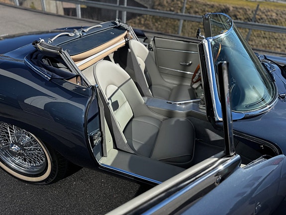 Jaguar E-TYPE 14 of 18