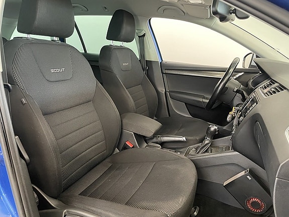 Skoda Octavia Scout 16 of 23