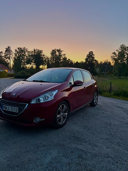 Peugeot 208 5 of 5