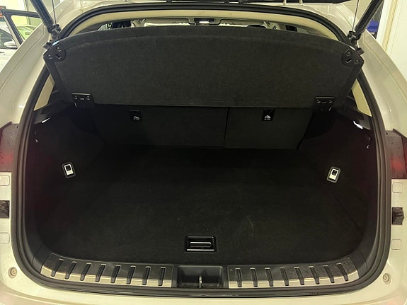 Lexus NX300h 20 of 21