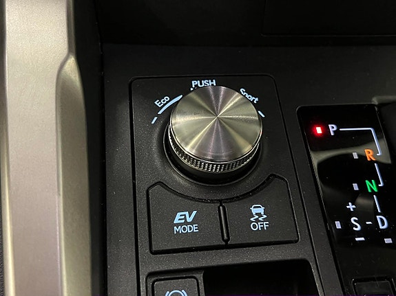 Lexus NX300h 16 of 21