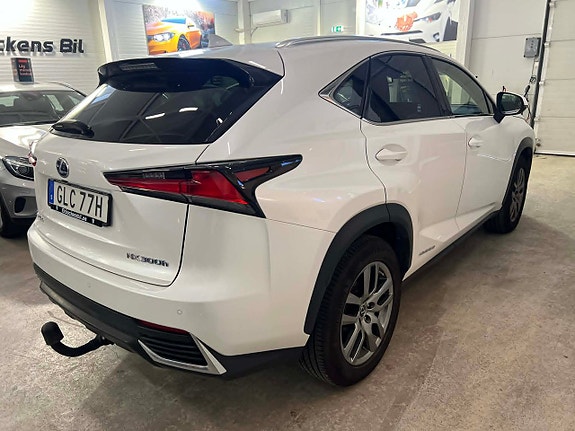 Lexus NX300h 6 of 21